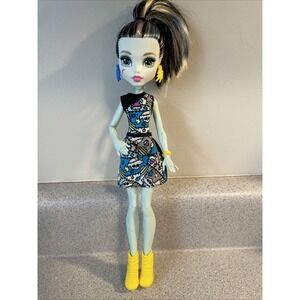 Frankie Stein Monster High Doll - How Do You Boo?